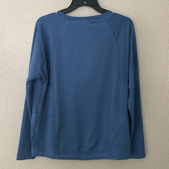 Women’s Lands End Sport Top, Blue, Small (6-8) - Picture 6 of 6